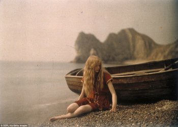 A collection of pictures of Christina O'Gorman posing for her father, electrical engineer and photographer Mervyn O'Gorman, back in 1913 have been revealed as some of the earliest colour photographs ever taken