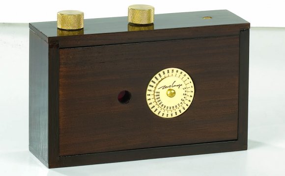 Simple pinhole camera